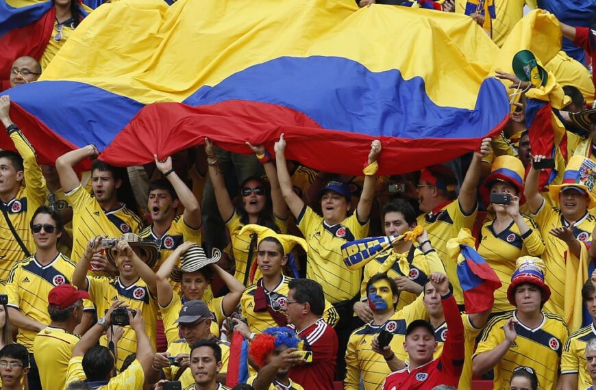 Colombia football fans