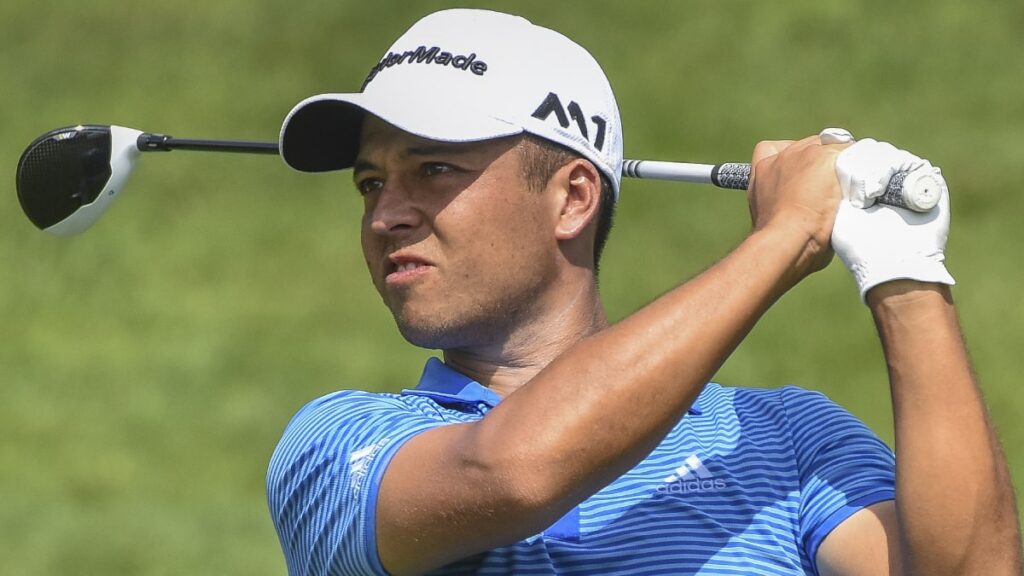 Xander Schauffele playing golf