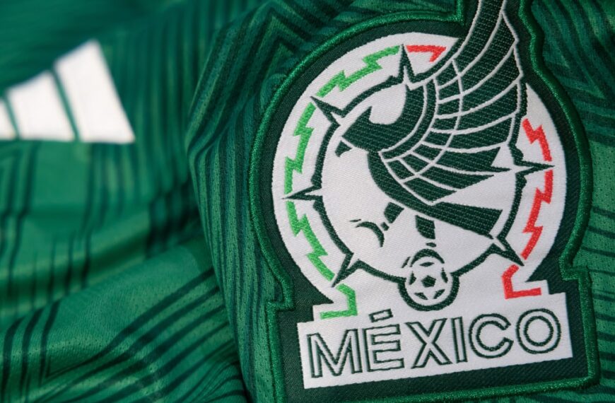 Mexico football shirt, badge and flag