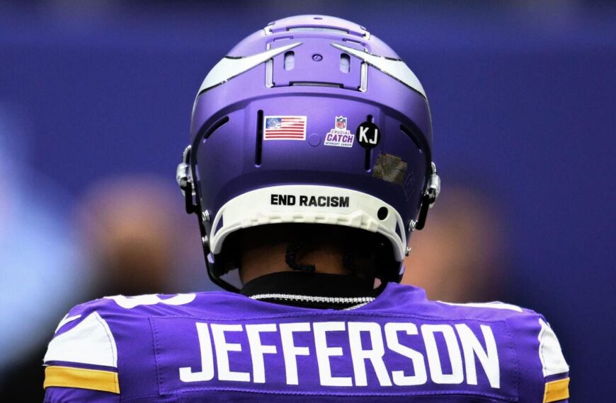 Minnesota Vikings wide receiver Justin Jefferson faces away from the camera.