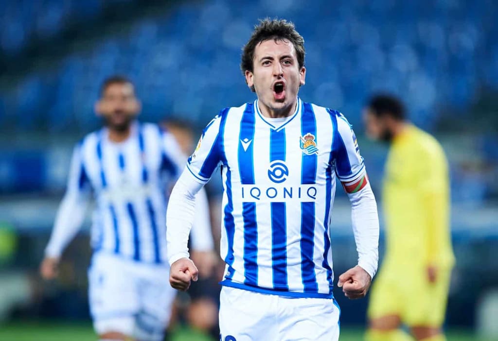 SAN SEBASTIAN, SPAIN - NOVEMBER 29: Mikel Oyarzabal of Real Sociedad celebrates after scoring goal during the La Liga Santader match between Real Sociedad and Villarreal CF at Estadio Anoeta on November 29, 2020 in San Sebastian, Spain. (Photo by Juan Manuel Serrano Arce/Getty Images)