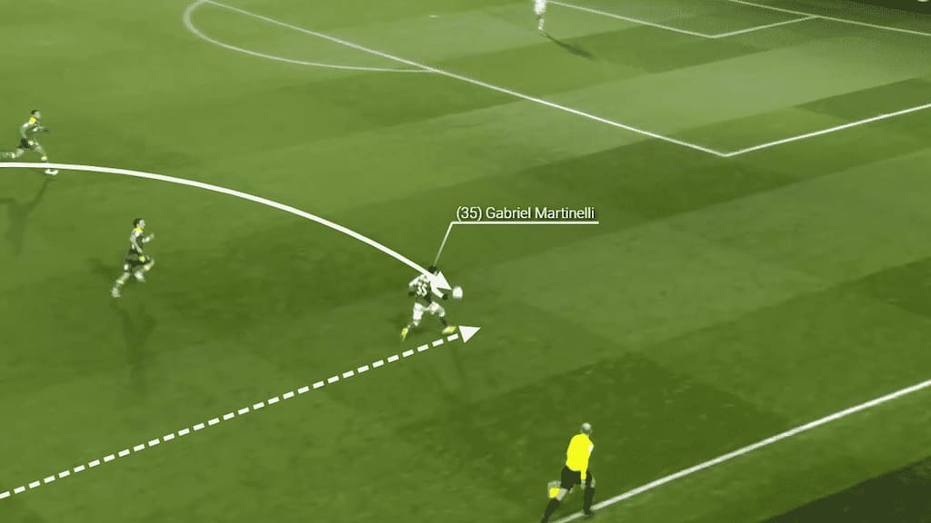 Martinelli is able to take the ball down with good control and continue his stride towards goal.