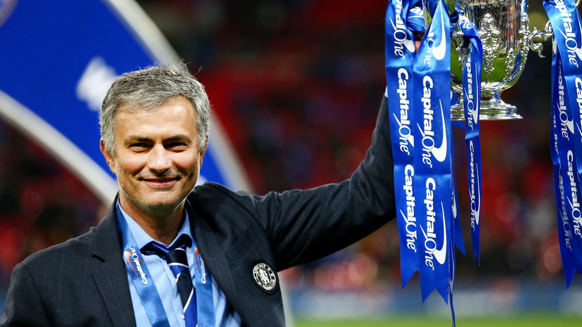 How many trophies has Jose Mourinho won