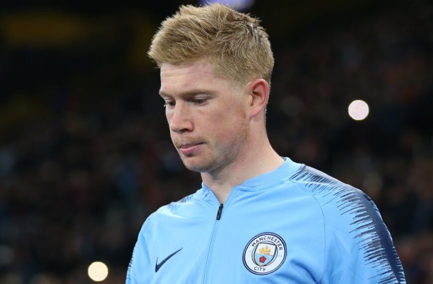 Kevin De Bruyne playing football for Man City