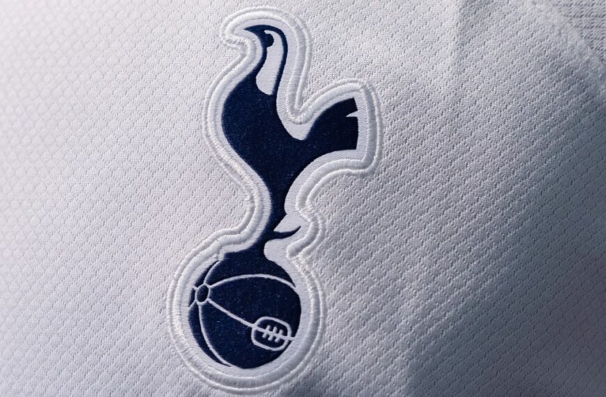 Tottenham new kit badge