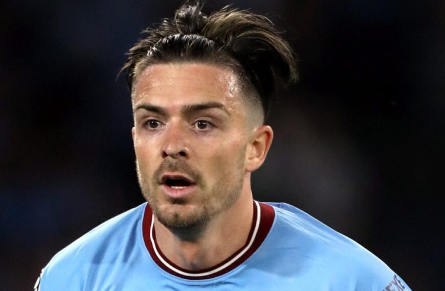 Jack Grealish playing football for Man City