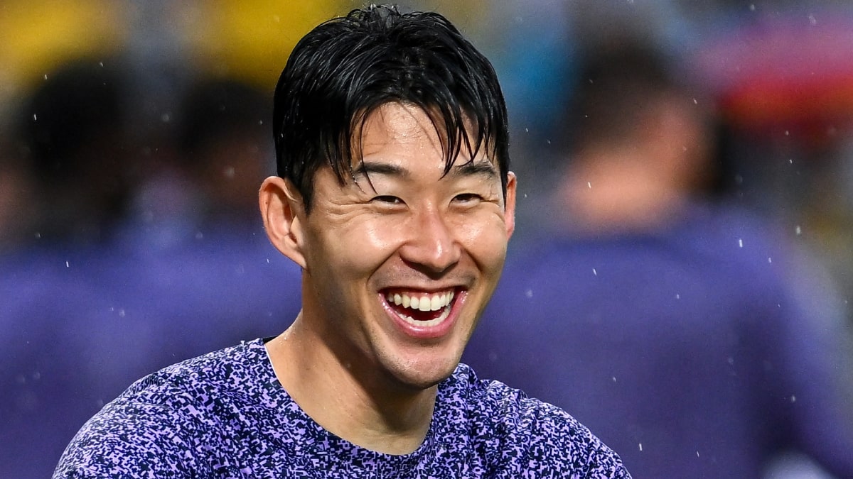 Heung-min Son playing football for Tottenham