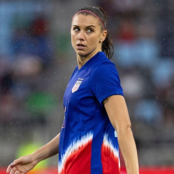 Alex Morgan announces retirement from football