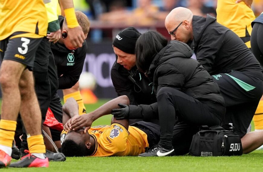 Wolves defender Yerson Mosquera to miss rest of the season with serious knee injury