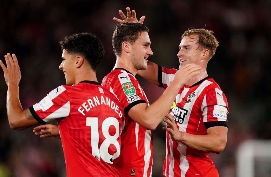 Carabao Cup: Southampton beat Stoke late on as Brentford win on penalties on dramatic night