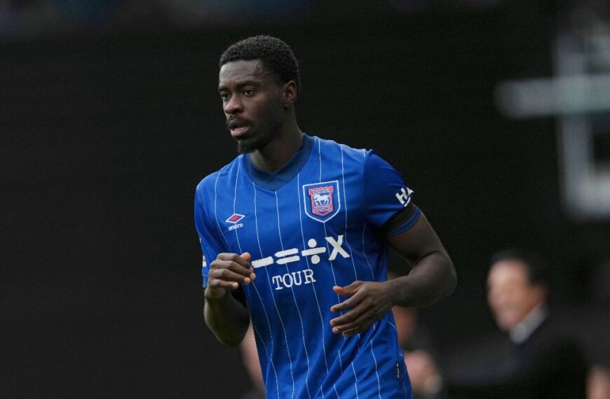 Ipswich defender Tuanzebe sidelined for a month after freak washing up injury