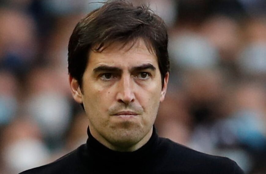 Bournemouth football manager Andoni Iraola