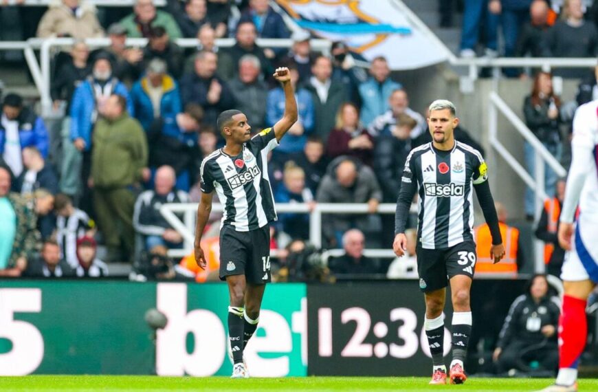 Newcastle 1-0 Arsenal: Isak nets winner as lethargic Gunners stumble again