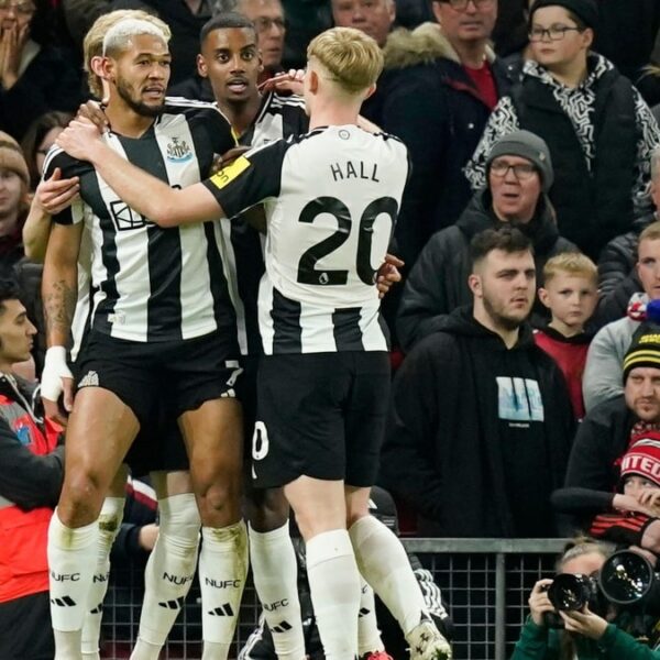 LIVE – Manchester United 0-2 Newcastle: Joelinton grabs a second for visitors