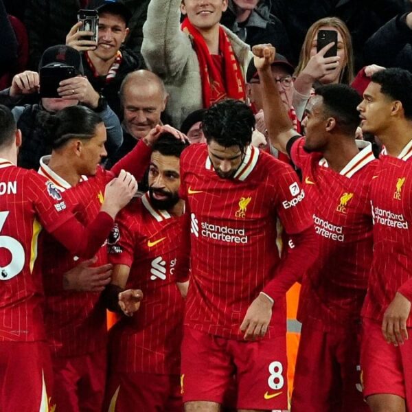 Liverpool 2-0 Manchester City: Leaders stretch gap at top to nine points