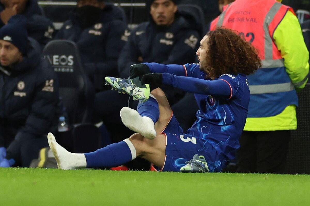 Carragher rips into ’embarrassing’ Chelsea defender Cucurella after costly slips against Tottenham