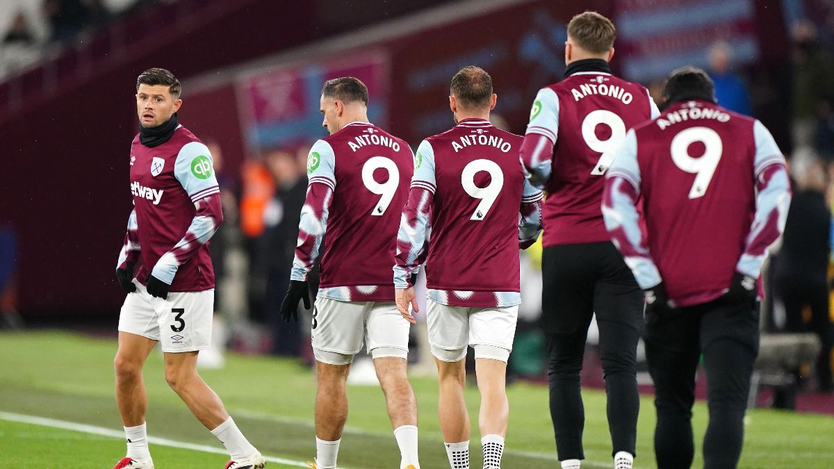 West Ham wear shirts in support of ‘warrior and fighter’ after car crash