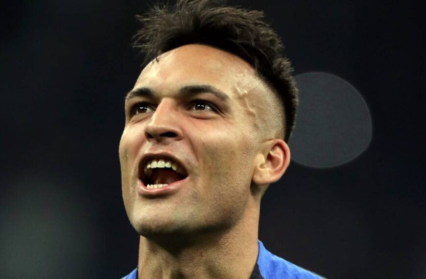 Lautaro Martinez playing football for Inter Milan