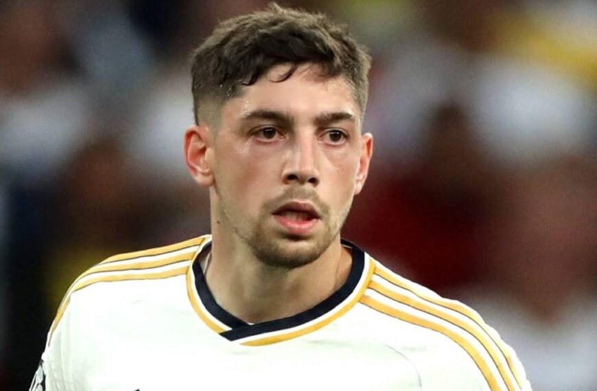 Federico Valverde playing football for Real Madrid