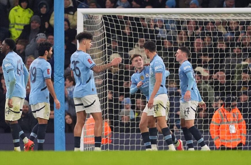 FA Cup round-up: Manchester City thrash Salford while Leeds narrowly avoid cup upset