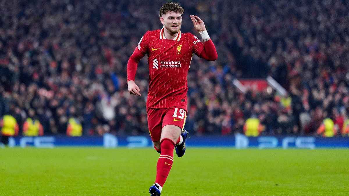 Liverpool 2-1 Lille: Elliott winner secures last-16 place for Reds against 10-man Lille