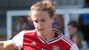 Netherlands international Vivianne Miedema playing football for Arsenal