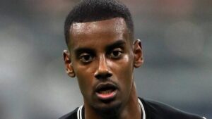 Alexander Isak playing for Newcastle United Football Club