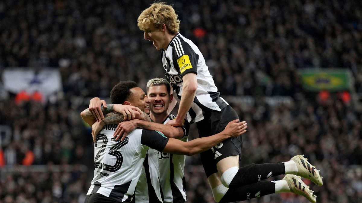 Magpies overpower Gunners to book Wembley date